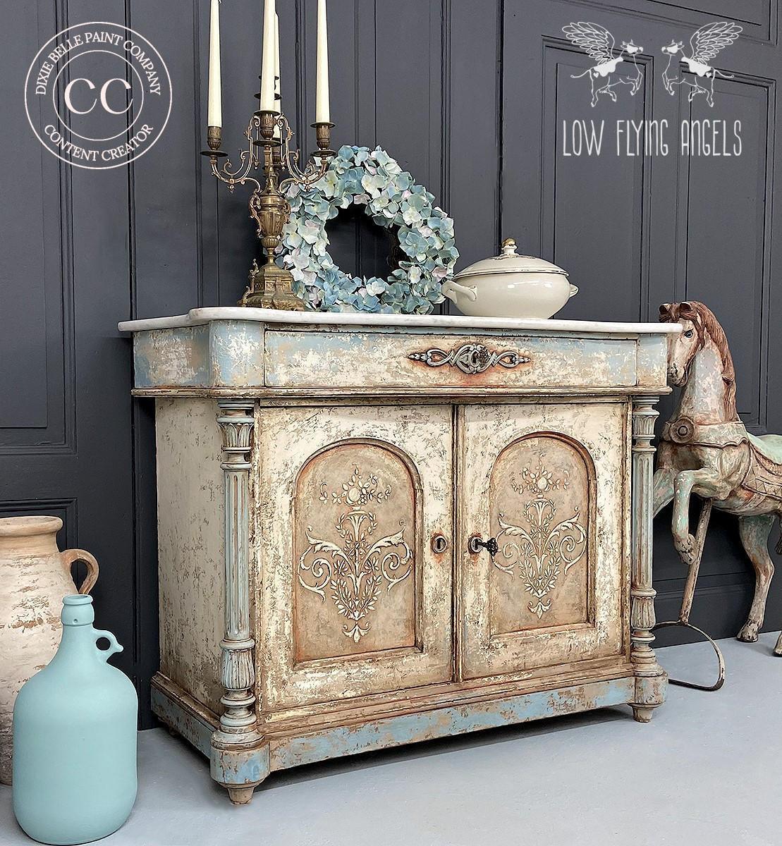 Schrank_streichen_Dixie_Belle_Mineral_Paint_Dusty_Blue_Jeansblau_Lionessvintage